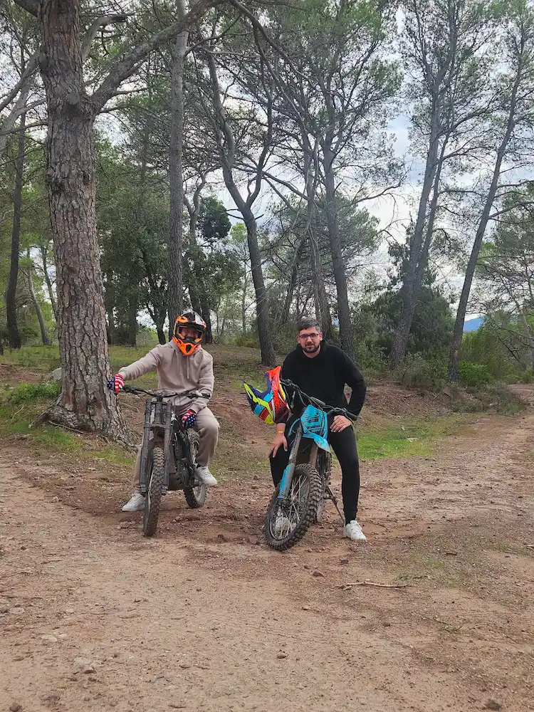 randonnée moto électrique accompagnée